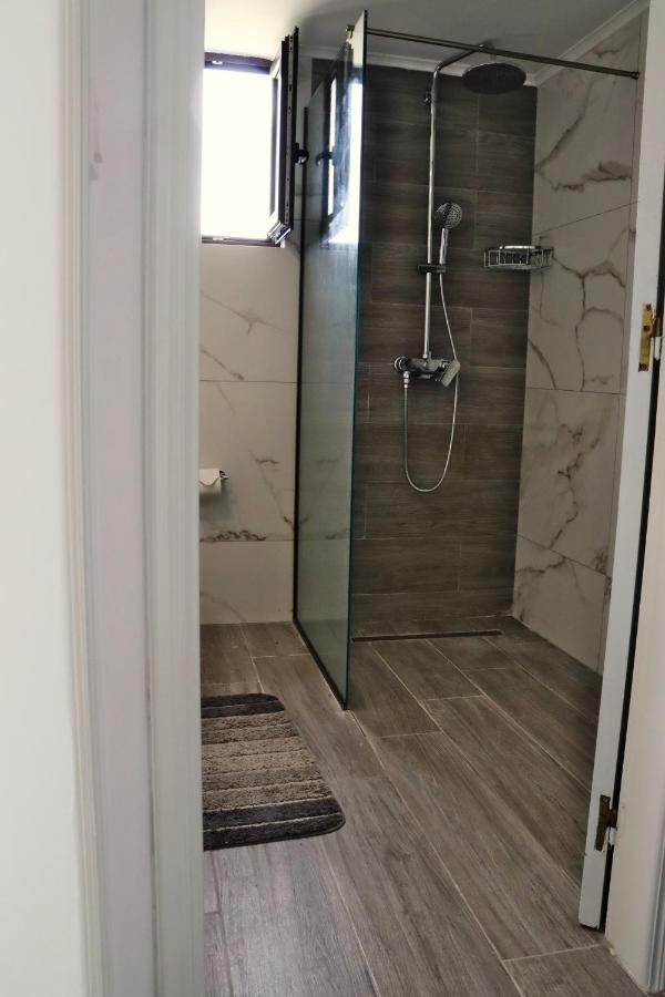 Sea Breeze Apartment Haraki Luaran gambar